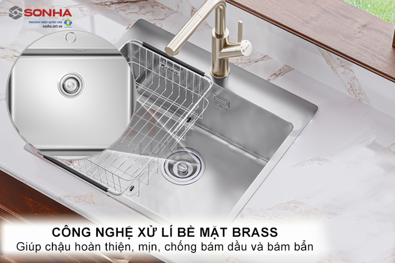 Bề mặt sáng bóng, chống bám dầu và hạn chế xướng mờ nhờ công nghệ Brass